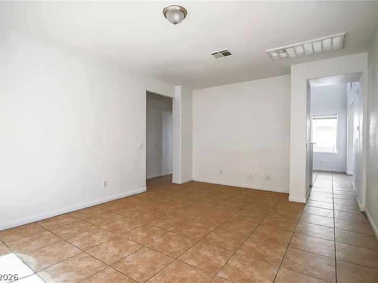 4420 Pacific Crest Ave — Photo 8