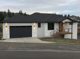 668 Divot Loop, Sutherlin, OR 97479