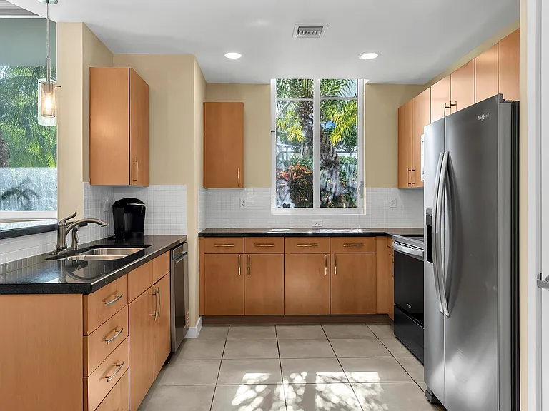 300 S Australian Ave #618 — Photo 11