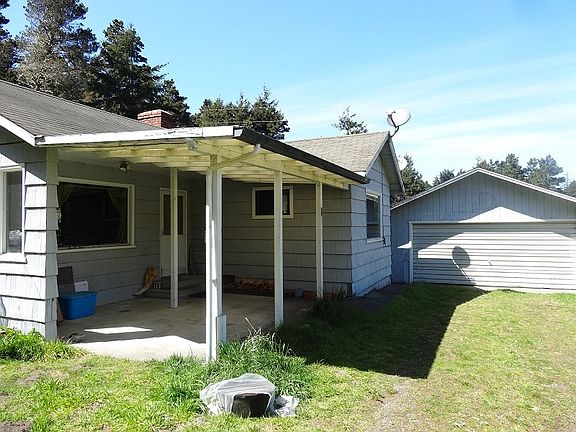 Entrance & patio