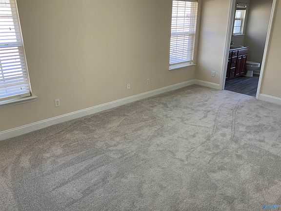 4th image of 285 Shadow Ct SW