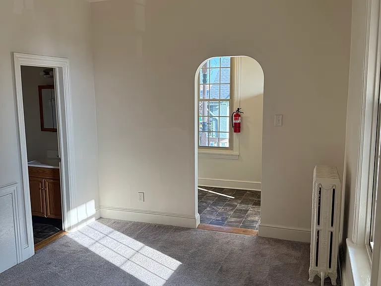 39 N 8th St #4 — Photo 8