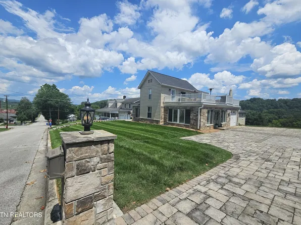 822 Cumberland St, Harriman, TN 37748