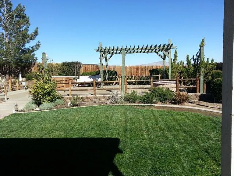 16376 Appletree Ln — Photo 11