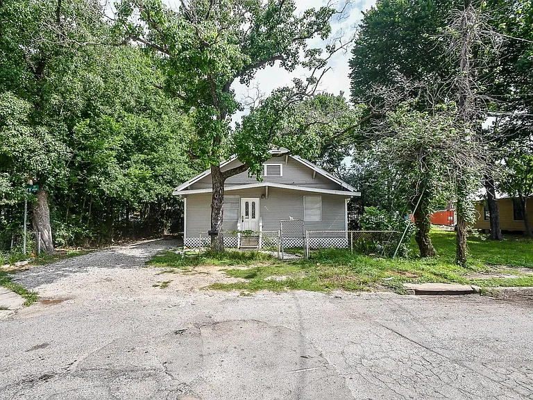 4301 Gregory St — Photo 31