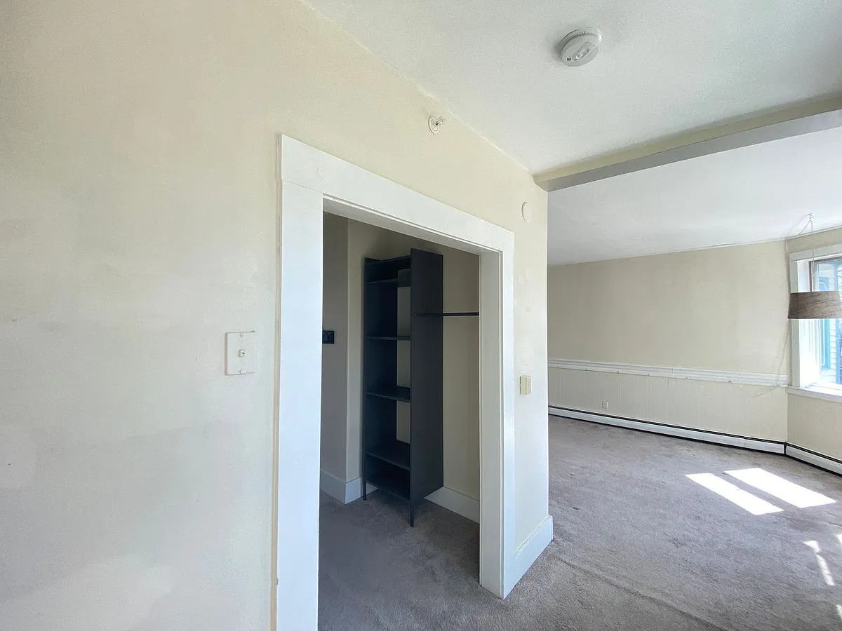 Building Photo - 118 Locust St #4