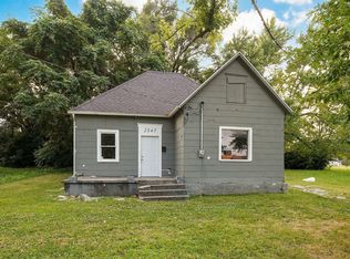 2347 N Lyon Ave, Springfield, MO 65803