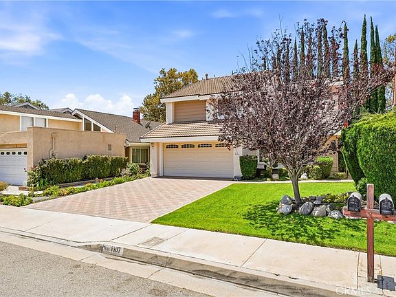 2nd image of 1107 Grand Cyn