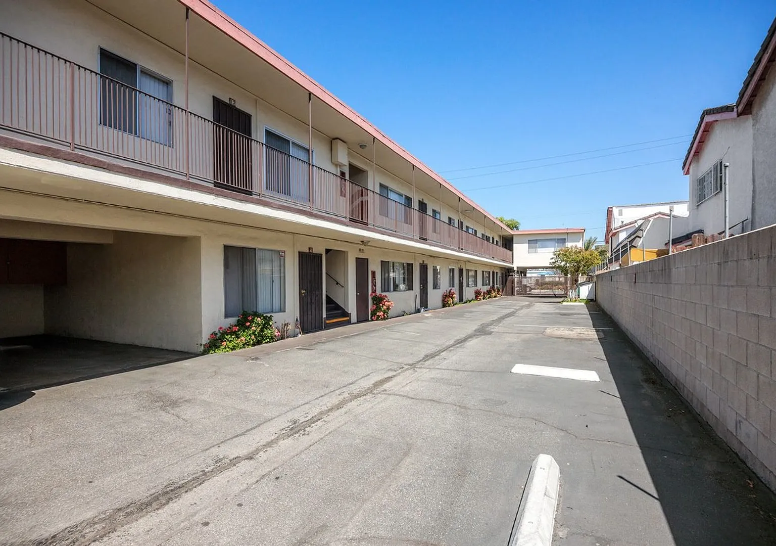 Emerald Crest Apartment Homes — Photo 2