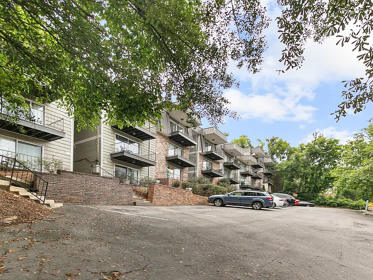 Cliff Highlands — Photo 20
