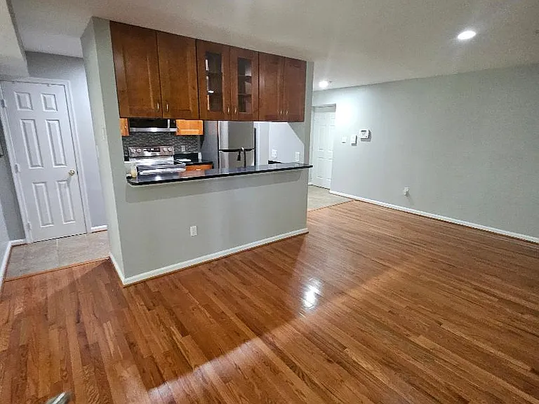 9811 Lake Pointe Ct #203 — Photo 15