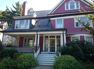 40 Abbottsford Rd, Brookline, MA 02446