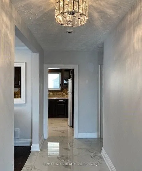 43 Playfair Ave — Photo 2