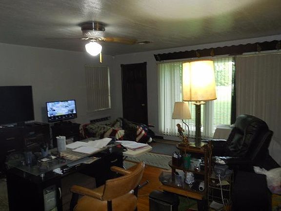 5th image of 7811 Lois Cir