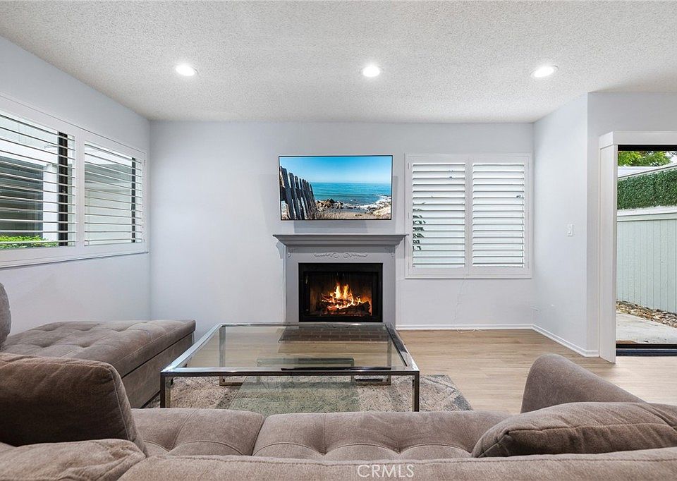 1st image of 27114 Hidaway Ave Unit 3