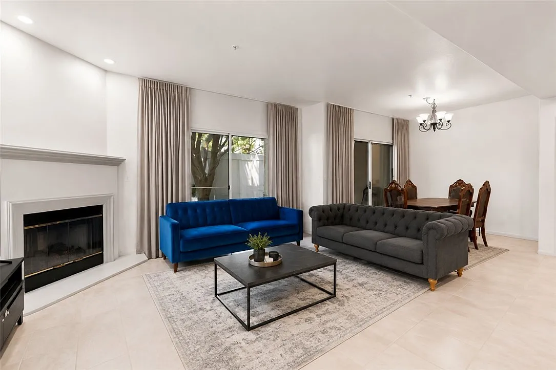 3 bed, 2.5 bath, 1400 sqft, $4,295 — Photo 3