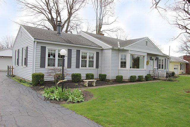 1st image of 464 Merchant Ave