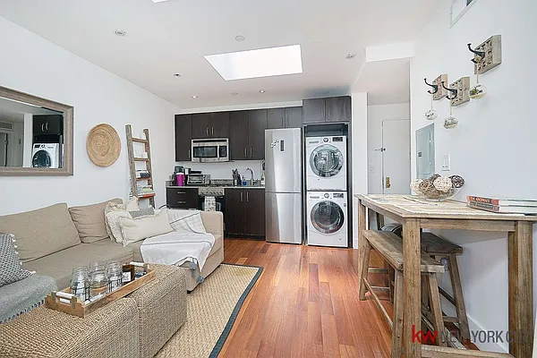 Rented by Keller Williams NYC | media 32