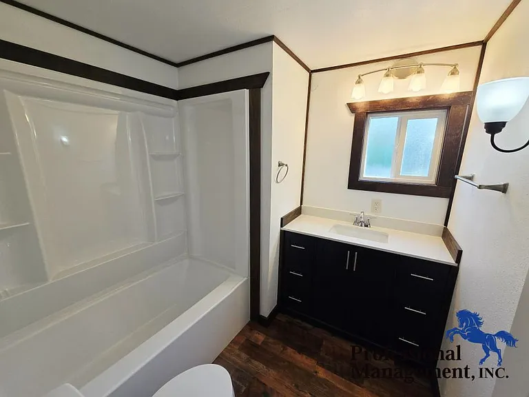 431 Badger Sq — Photo 7