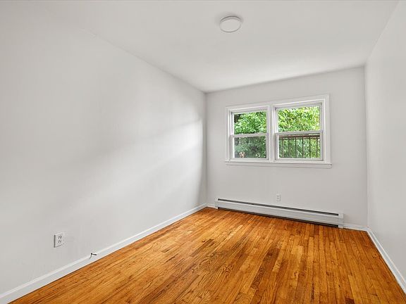 5th image of 430 Bramhall Ave #A