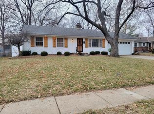 8424 Tomahawk Rd, Overland Park, KS 66207