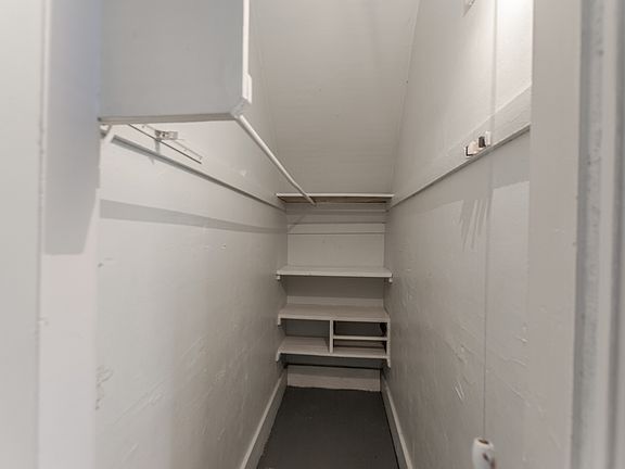 5th image of 126 Harrison St