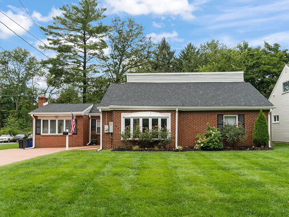 124 Glenwood Ave