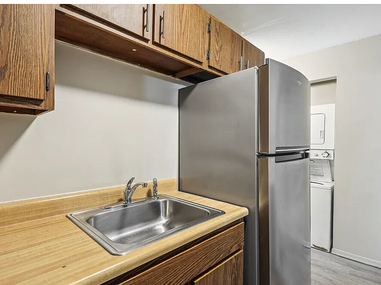 2404 High View Ct — Photo 2