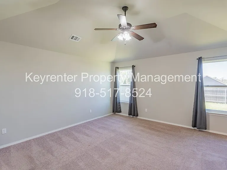 6800 S 20th St — Photo 19