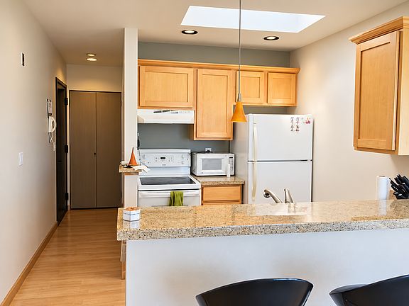 3rd image of 1312 6th Ave N APT 14