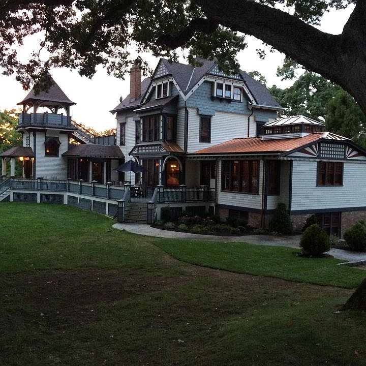 9 Locust Place