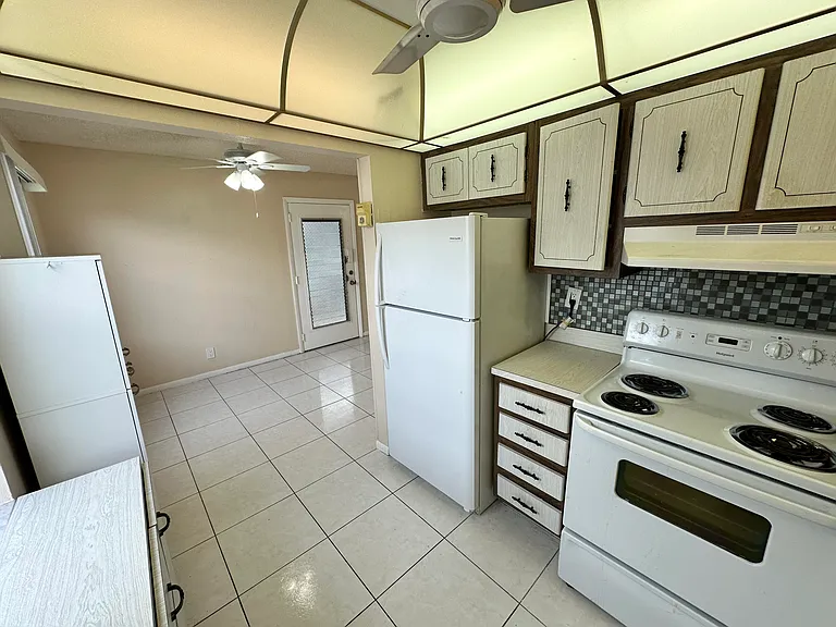 811 Flanders St #Q — Photo 9