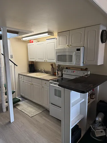 30 Chandler Sq Photo 1