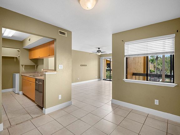 4th image of 2905 Winkler Ave APT 714