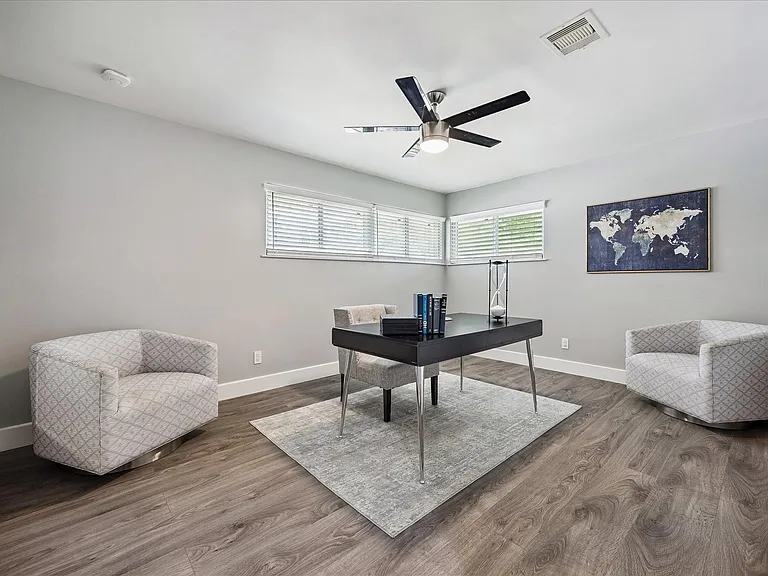 4715 Braesvalley Dr — Photo 16