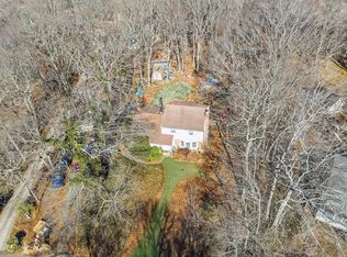 64 Baiting Hollow Ln, Calverton, NY 11933