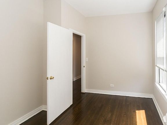 4th image of 920 W Belle Plaine Ave #2WE