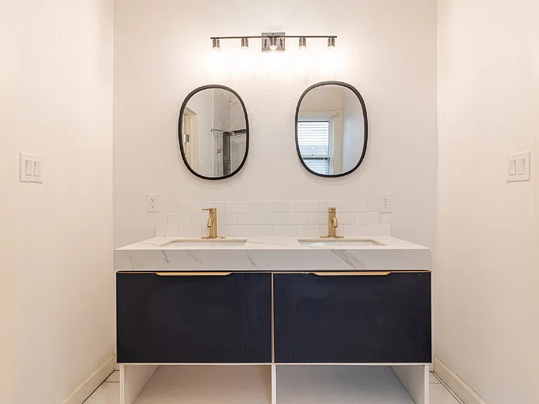 1010 Burnet St — Photo 20