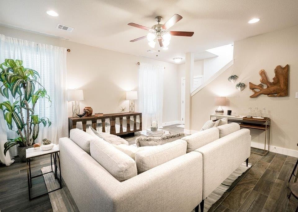 1st image of 433 Parkline Dr #4A