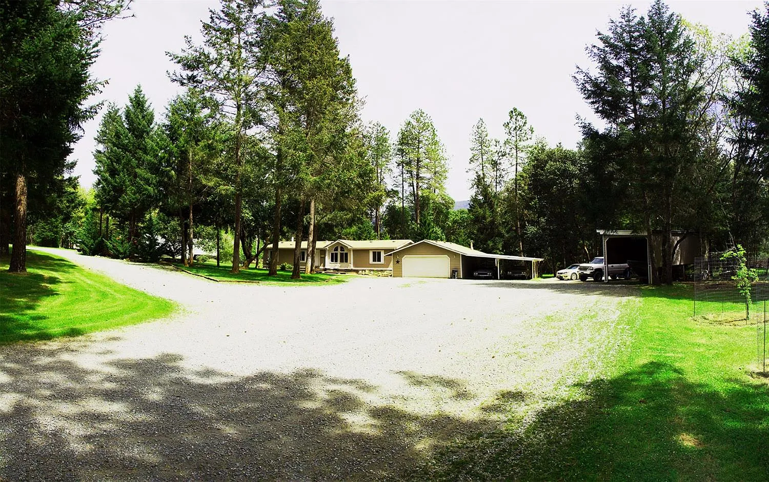 2463 Russell Rd photo 1