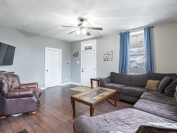 4th image of 360 Fairview Dr