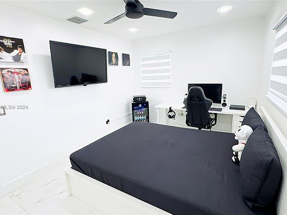 5th image of 2519 Acapulco Dr