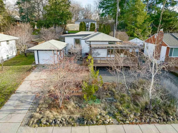 820 NW Clifford St, Pullman, WA 99163