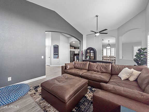 5th image of 43137 W HILLMAN Drive W