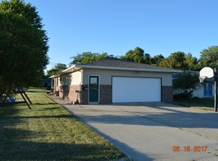 330 W 1st St, Halbur, IA 51444