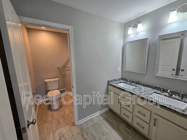 2 Old Tower Ln #C — Photo 24