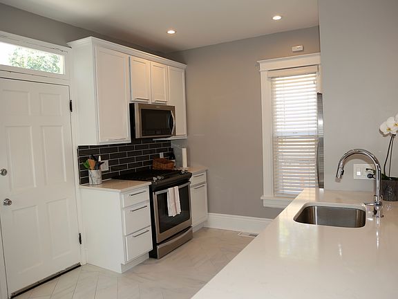 2nd image of 501 N Corona St
