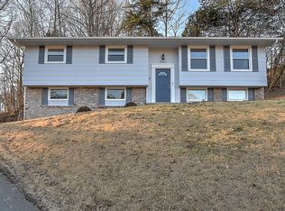 4800 Curtis Ct, Kingsport, TN 37664