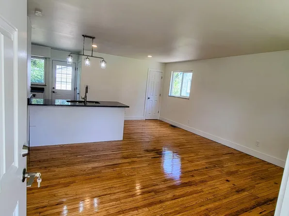 3892 Bolton Ave, Columbus, OH 43227