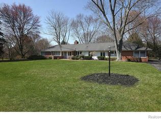 6790 Orinoco Cir, Bloomfield Hills, MI 48301